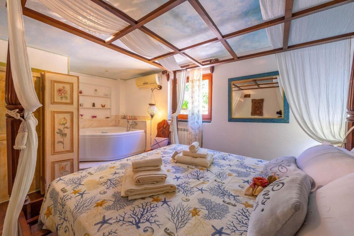 La Casa Fra Gli Ulivi Luxury Apartments With Pool Near Cinque Terre And Tuscany Monte Marcello Exterior foto